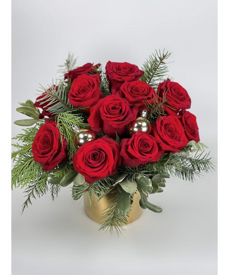 Dashing Dozen Roses