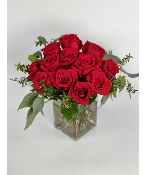 Delightful Dozen Roses